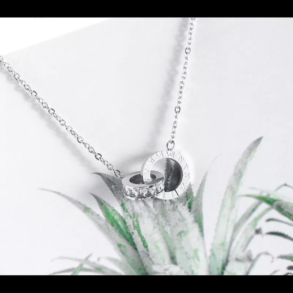 NEW! Roman Numeral Necklace - Picture 2 of 3